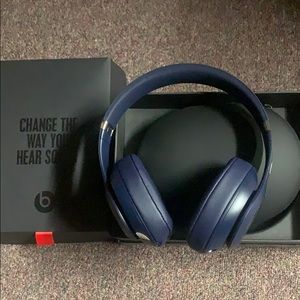 Navy Beats Series 3 Brand New